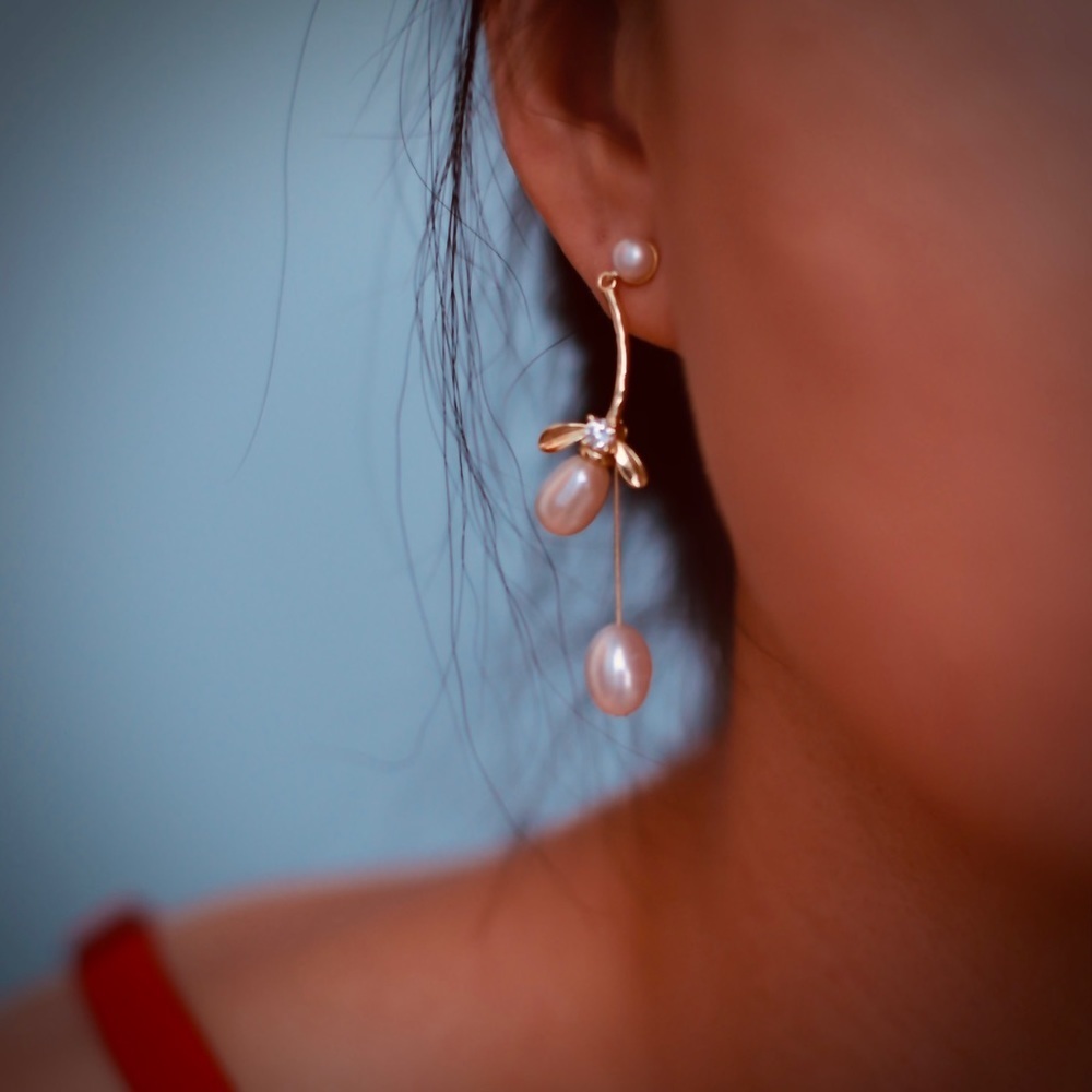 Blooming Pearl Sculptural Drop Earrings Gold jewelry Anthropology Madewell - Picture 6 of 8